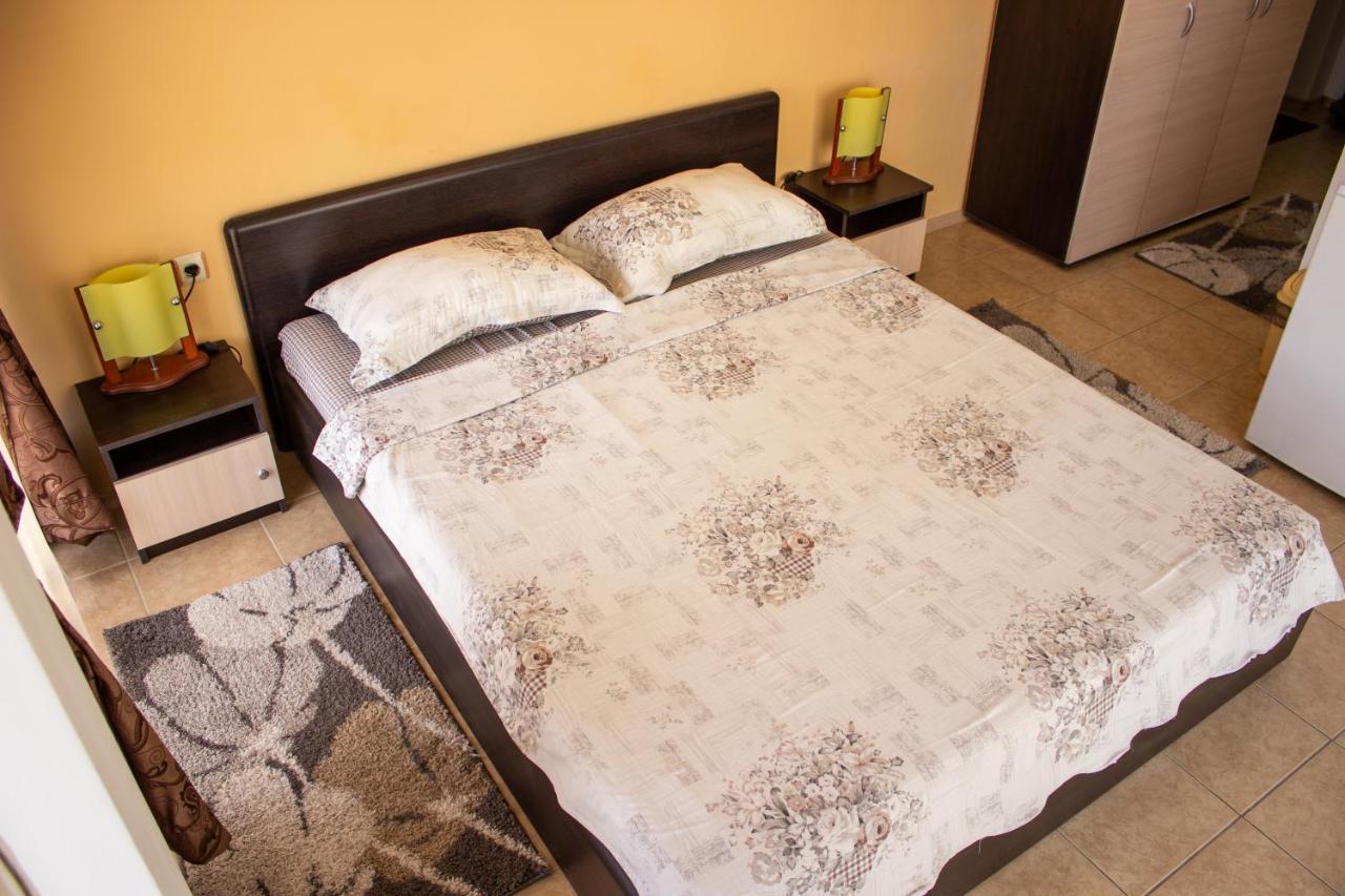 Central Couple Studio Pomorie Exterior foto