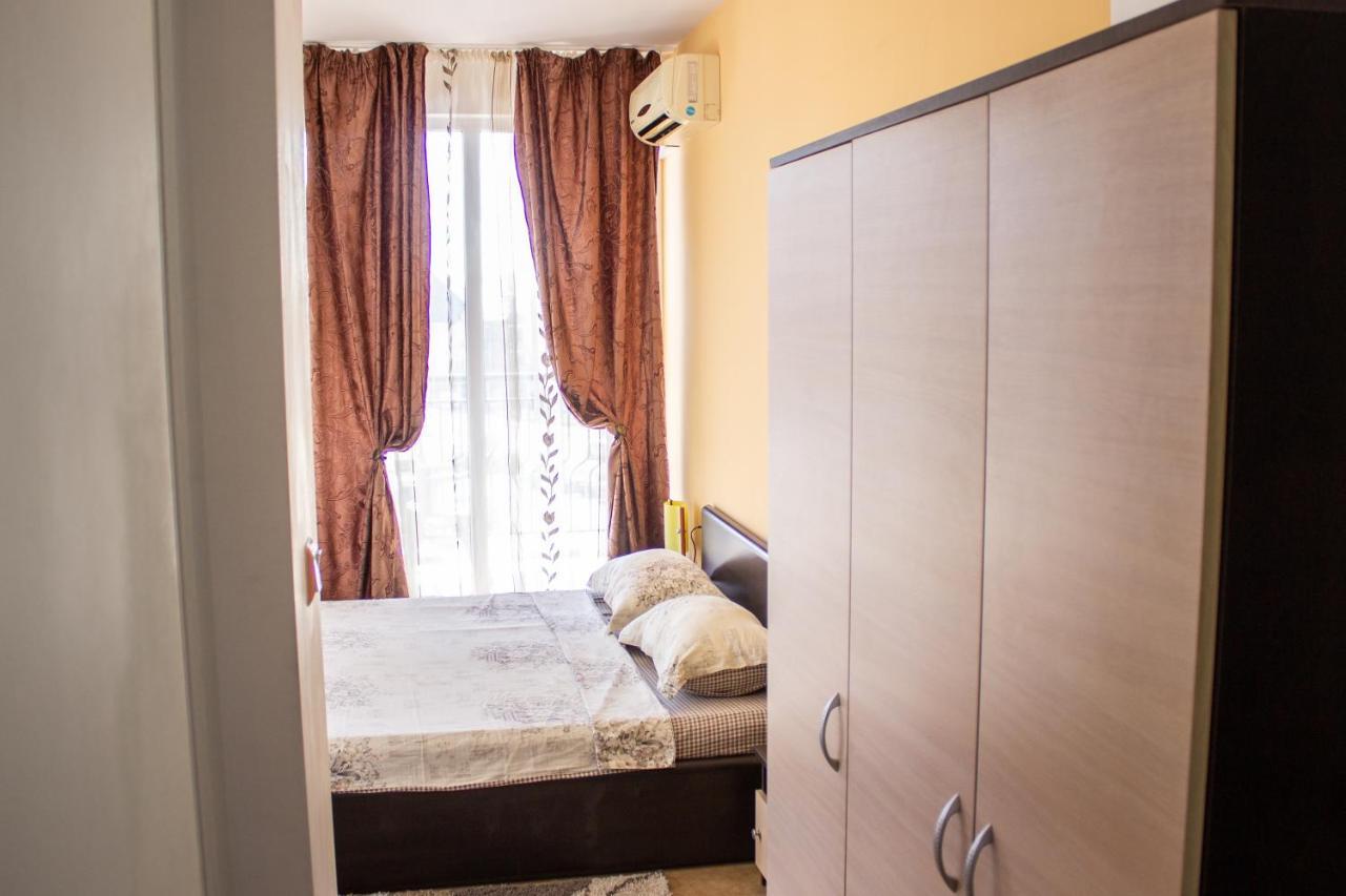 Central Couple Studio Apartamento Pomorie Exterior foto